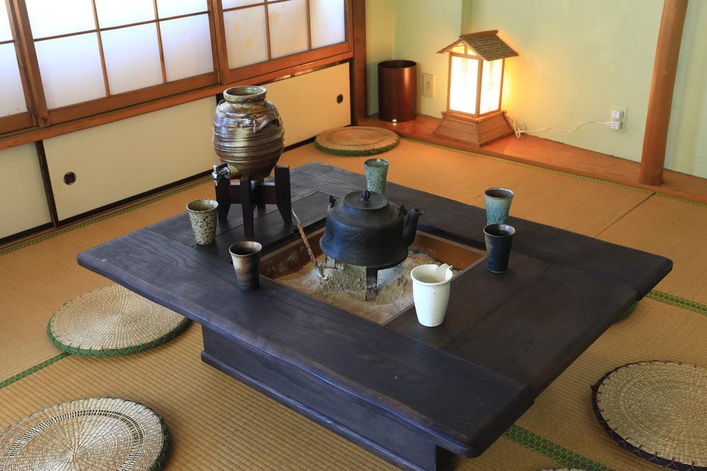 Вилла 完全貸切 熱海温泉ハウス-Atami Onsen House- Экстерьер фото