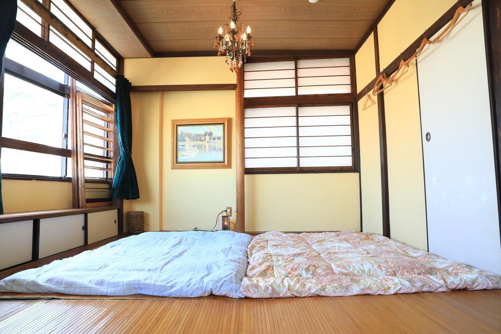 Вилла 完全貸切 熱海温泉ハウス-Atami Onsen House- Экстерьер фото